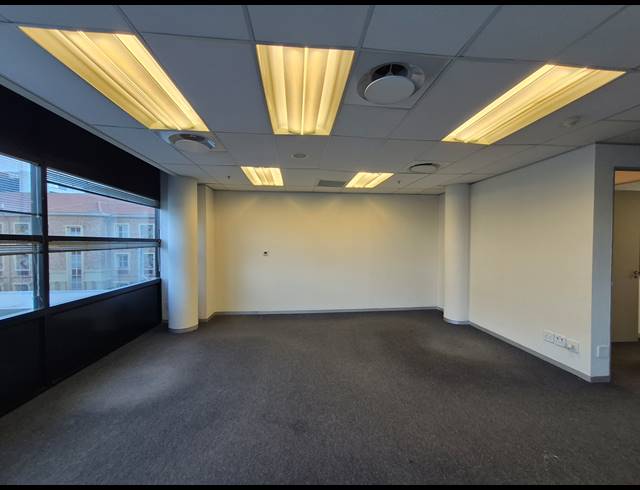 106M² OFFICE TO LET IN SANDTON CENTRAL